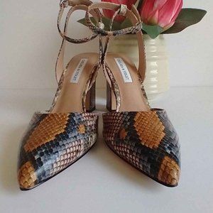 Chelsea & Violet Mary Snake Print Heels Size 7.5